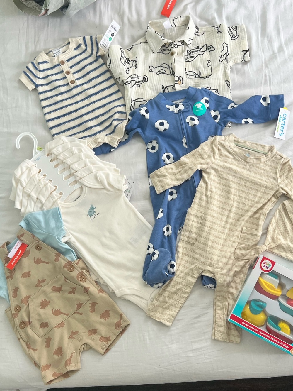 Carter's | GIFTABLE NB - 6 mo Baby Boy Bundle